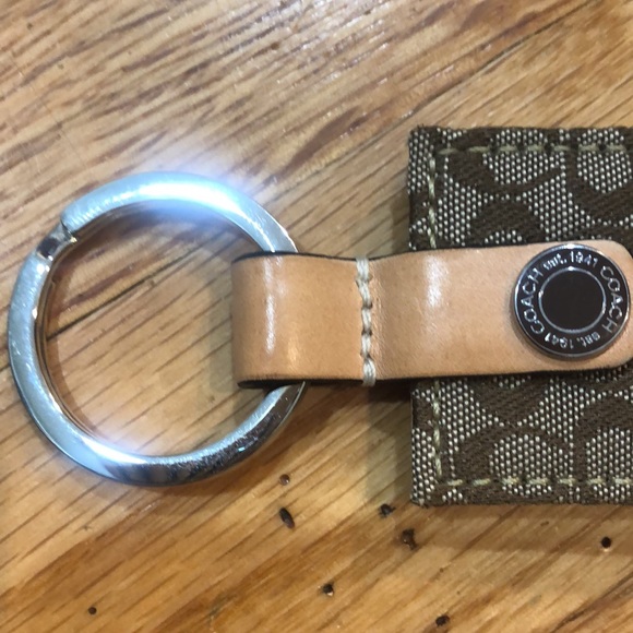 Coach keychain never used - Picture 5 of 7